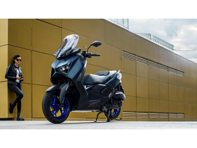 YAMAHA XMAX 125